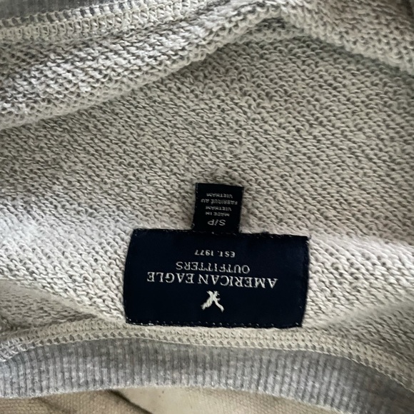 AE cropped top - Picture 2 of 3